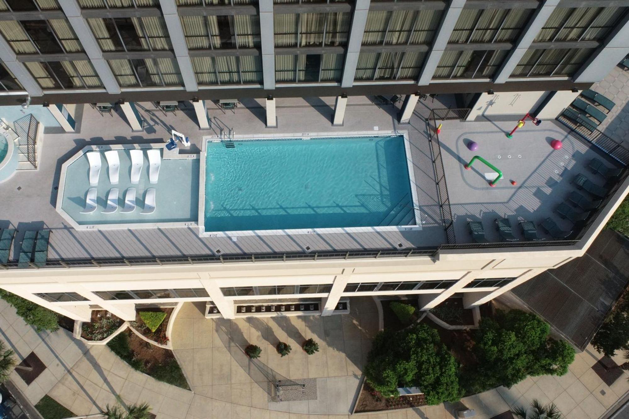 เรเนซองส์ โมบิล ริเวอร์วิว พลาซา โฮเทล Hotel ภายนอก รูปภาพ