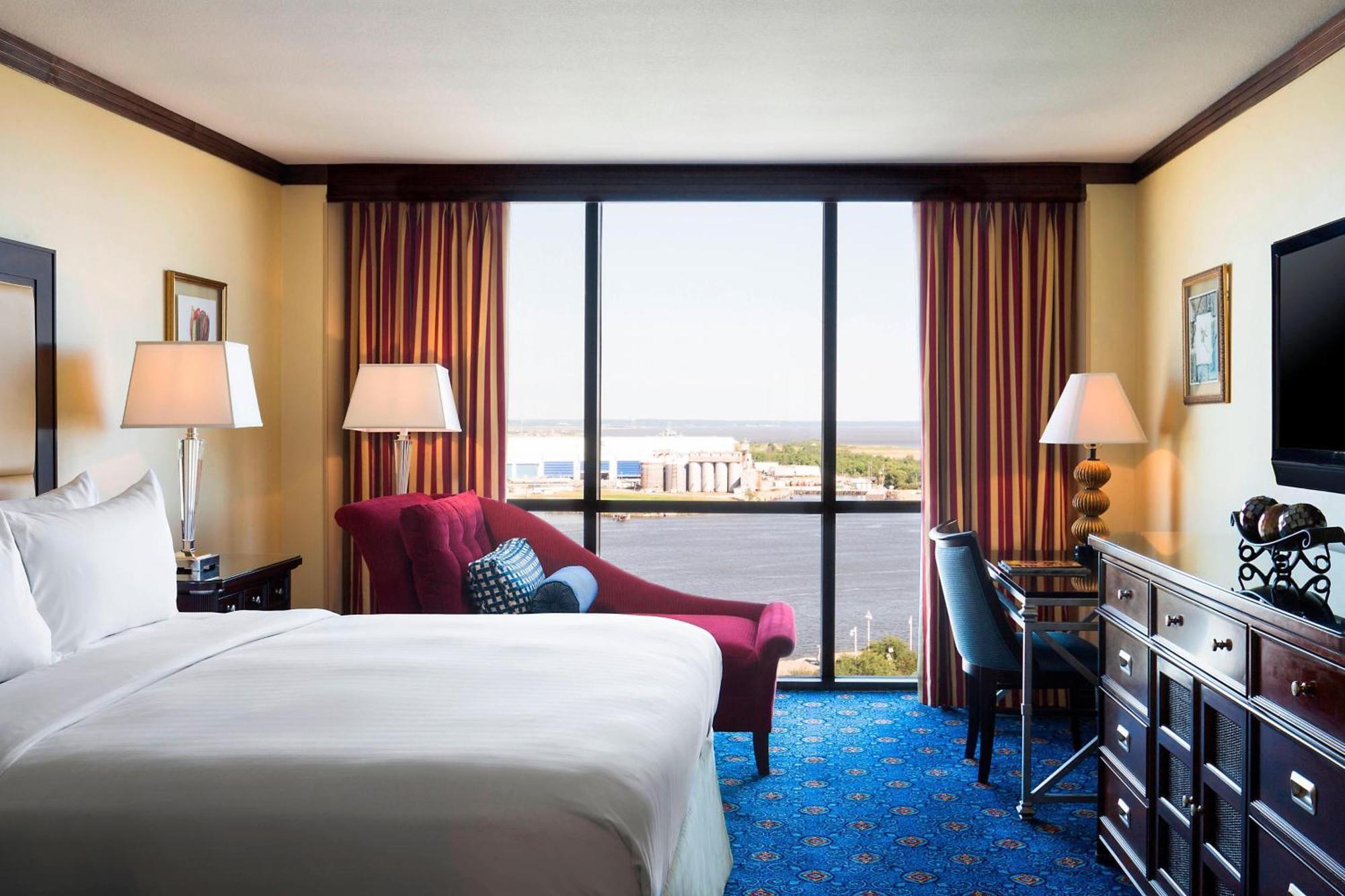 เรเนซองส์ โมบิล ริเวอร์วิว พลาซา โฮเทล Hotel ภายนอก รูปภาพ